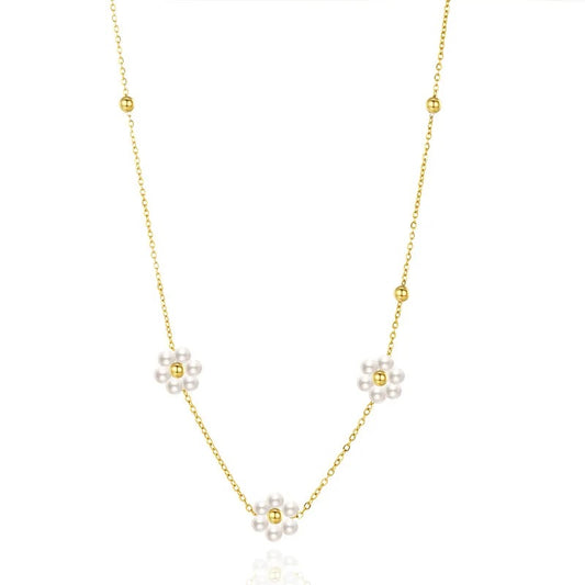 Daisy Pearl Necklace