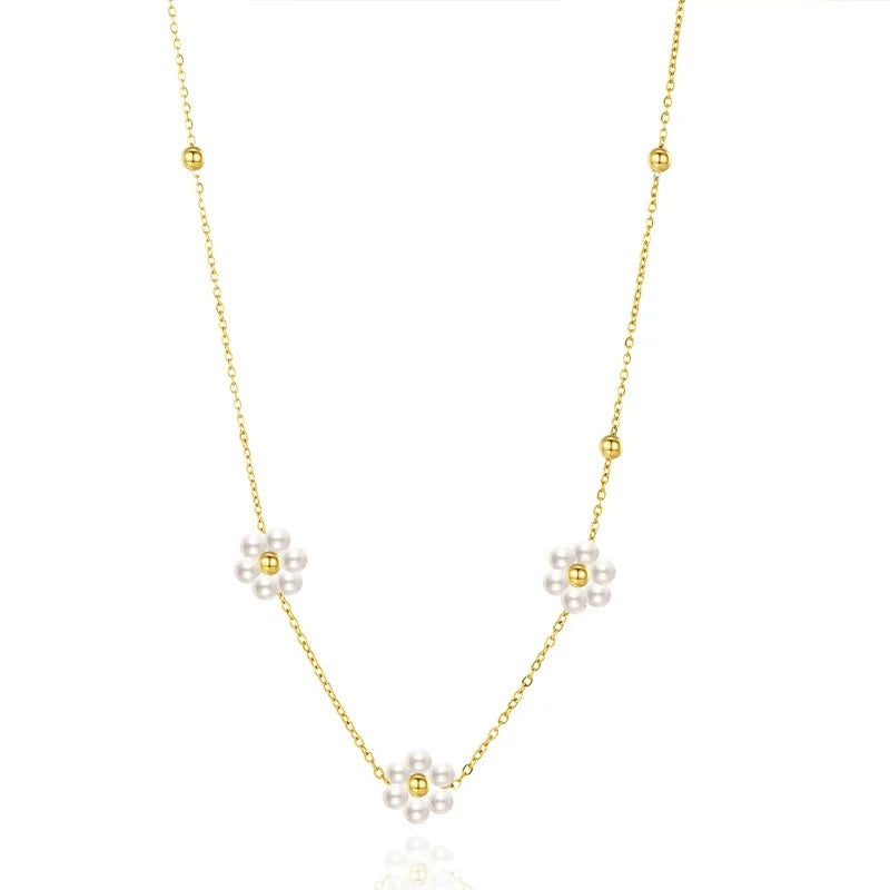 Daisy Pearl Necklace