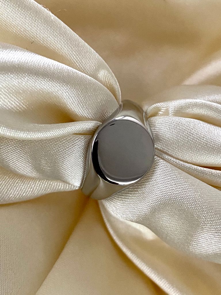 Golden Signet Stella Fashion Ring