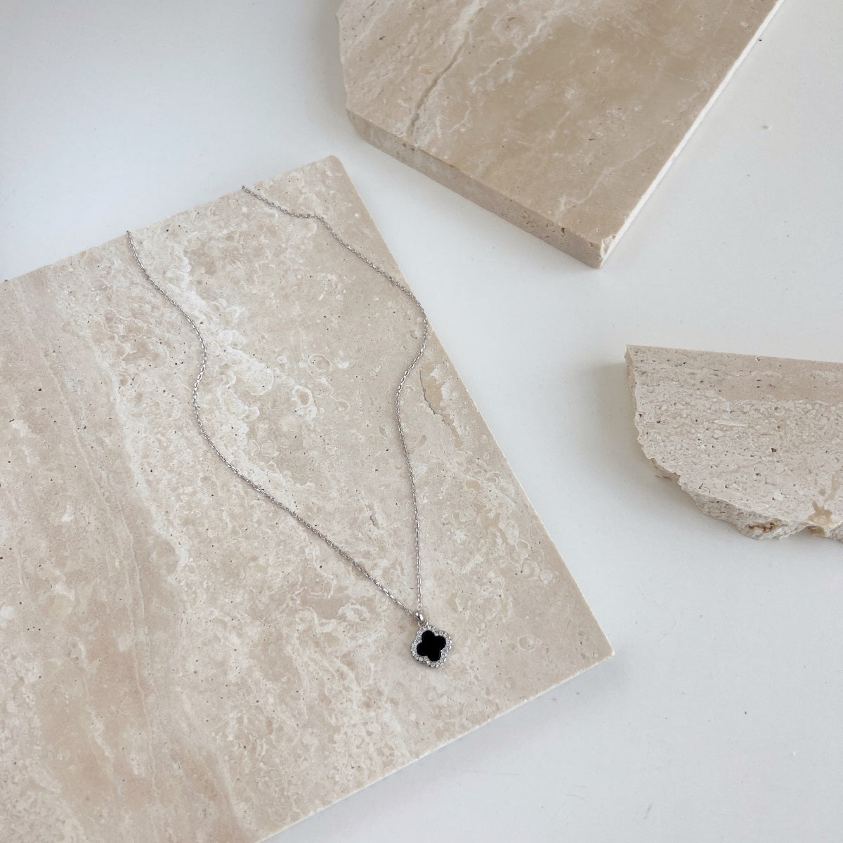 Dainty Clover Necklace